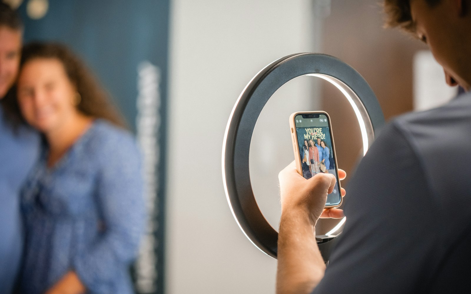 Instagram Reel opnemen met smartphone en ringlamp